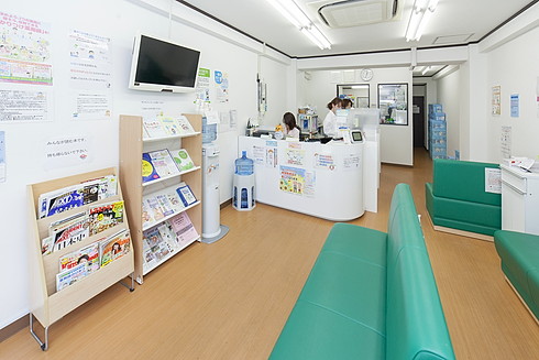 西薬局 小林店